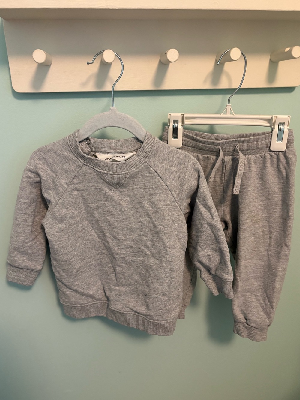 H&M Kids Light Gray Sweatshirt & Jogger Matching Set